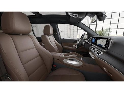 Certified 2026 Mercedes-Benz GLS 450 4MATIC image 4