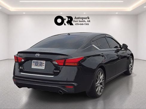 Used 2023 Nissan Altima 2.0 SR FWD image 5