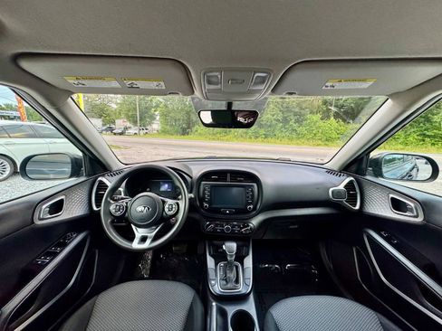 Used 2020 Kia Soul LX FWD image 11