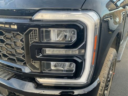 New 2026 Ford F250 Lariat w/ Black Appearance Package image 9