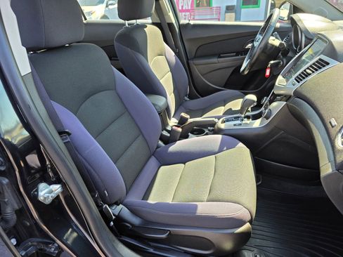 Used 2013 Chevrolet Cruze LT image 12