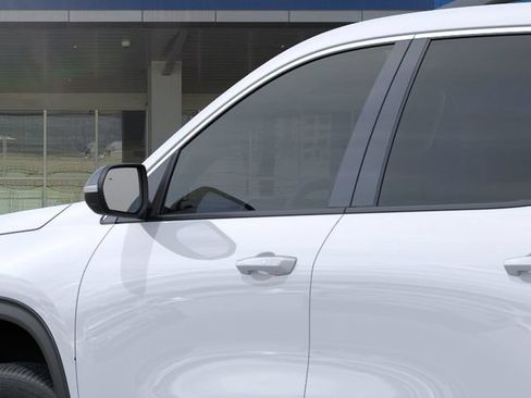 New 2027 Chevrolet Traverse LT w/ Driver Confidence Package FWD image 12