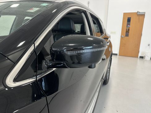Used 2017 Nissan Murano SL w/ SL Technology Package AWD/4WD image 10