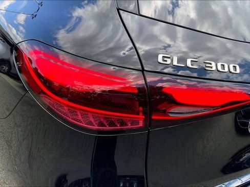 Used 2026 Mercedes-Benz GLC 300 4MATIC image 25