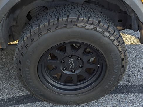 Used 2022 Ford Bronco Black Diamond image 7