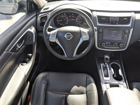 Used 2017 Nissan Altima 2.5 SL w/ 2.5 Technology Package image 15