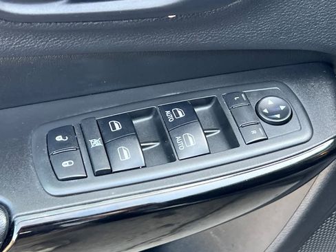 Used 2019 Jeep Cherokee Altitude image 14