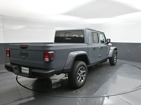 New 2026 Jeep Gladiator Sport AWD/4WD image 8