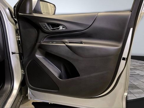 Used 2022 Chevrolet Equinox LT image 27