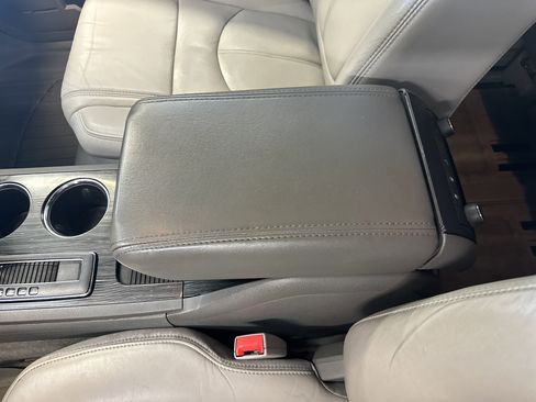 Used 2016 Chevrolet Traverse LT image 30