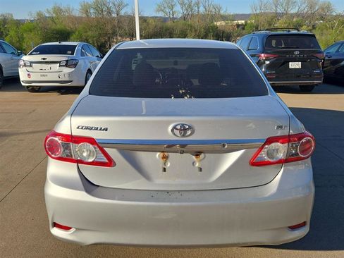 Used 2013 Toyota Corolla LE FWD image 9