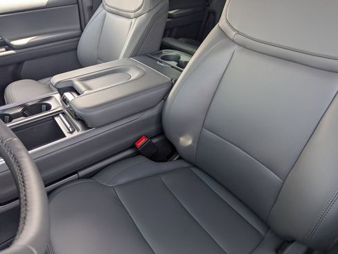 New 2026 Ford Expedition Active image 49