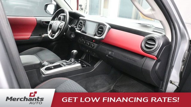 Used 2022 Toyota Tacoma SR5 AWD/4WD image 12