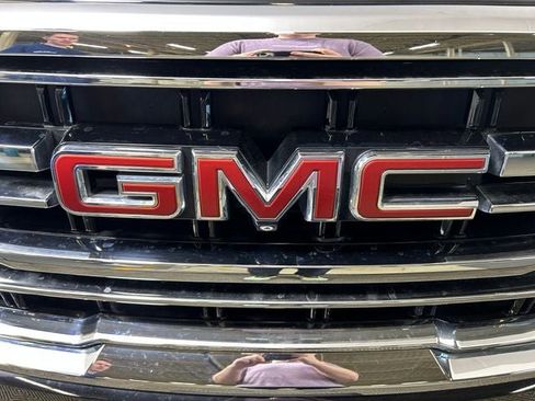 Used 2021 GMC Yukon SLT w/ SLT Premium Package AWD/4WD image 10