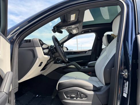 Certified 2026 Porsche Cayenne AWD/4WD image 22