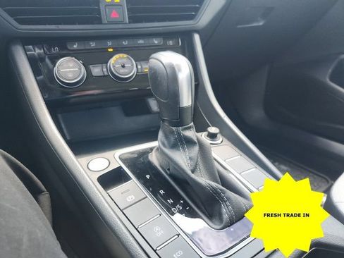 Used 2020 Volkswagen Jetta R-Line FWD image 34