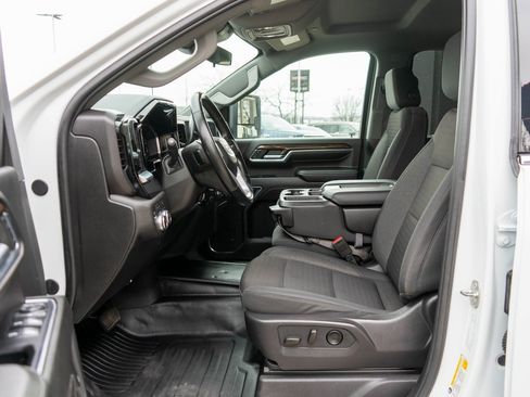 Used 2024 GMC Sierra 3500 SLE w/ SLE Convenience Package image 11