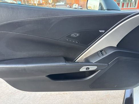 Used 2015 Chevrolet Corvette Z06 w/ 3LZ Preferred Equipment Group image 16