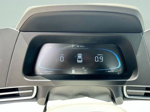 New 2026 Hyundai Elantra SE FWD image 32