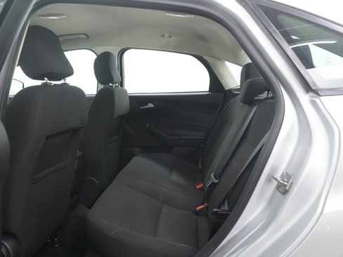 Used 2017 Ford Focus SE image 16