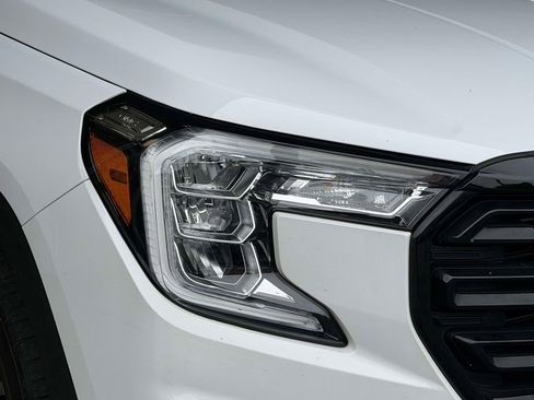 Used 2023 GMC Terrain SLE w/ Driver Convenience Package AWD/4WD image 17