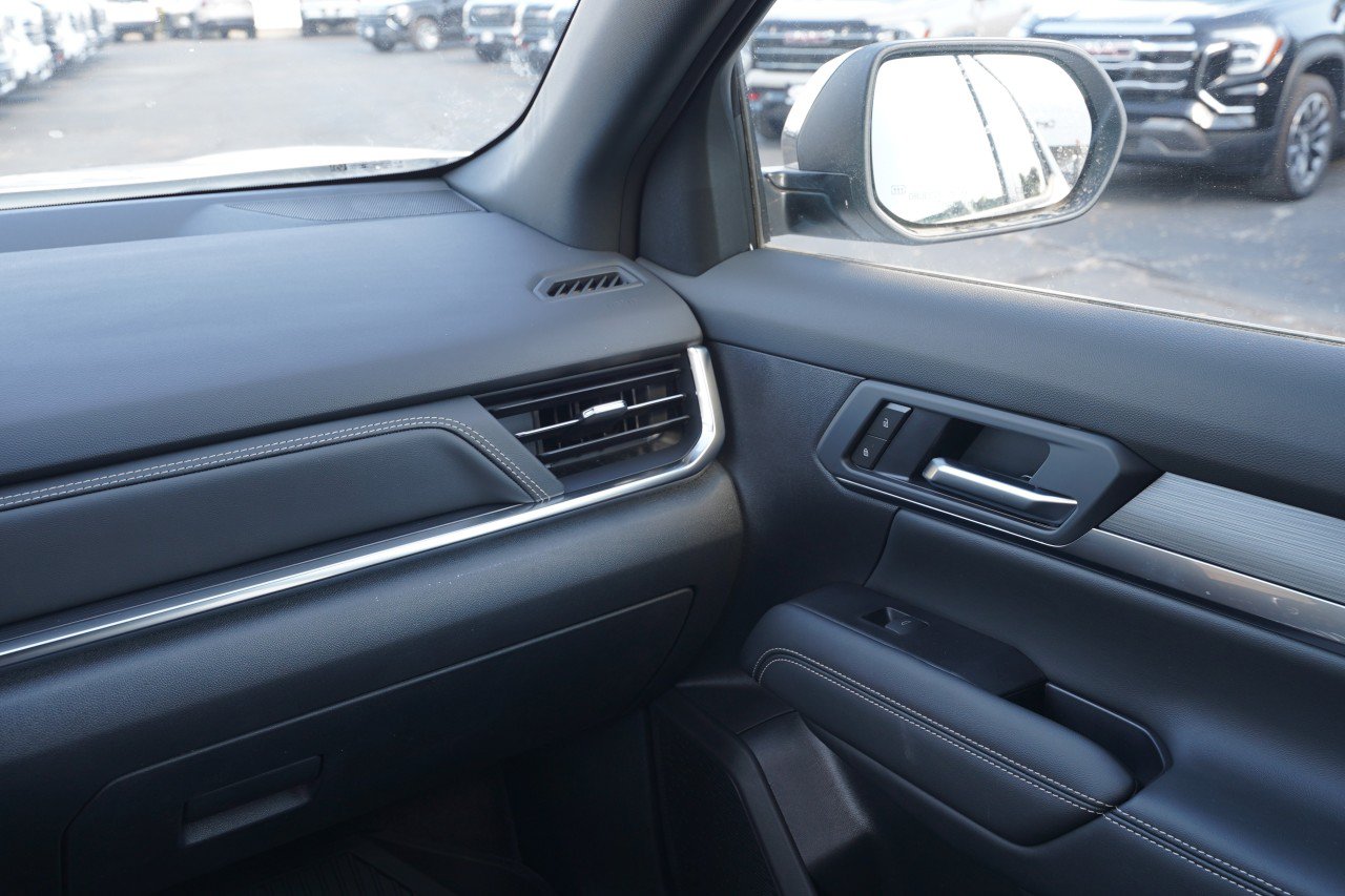New 2027 GMC Terrain Elevation w/ Elevation Premium Package FWD image 8