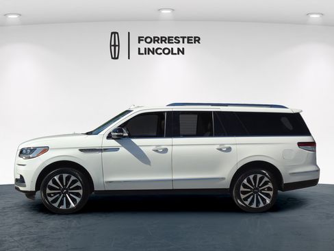 Certified 2024 Lincoln Navigator L Reserve AWD/4WD image 6