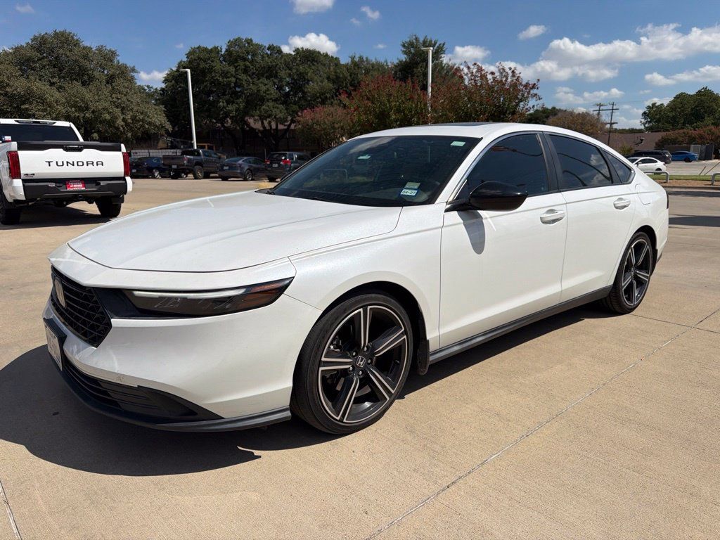Used 2023 Honda Accord Sport image 1
