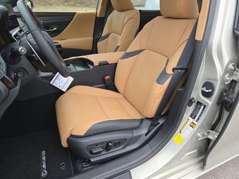 New 2025 Lexus ES 350 Ultra Luxury image 6