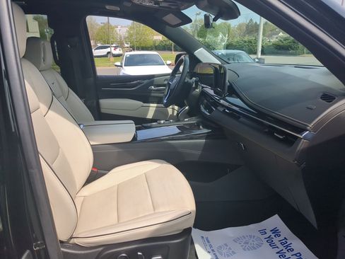 Certified 2021 Cadillac Escalade ESV Sport w/ Driver Assist Tech Package image 27