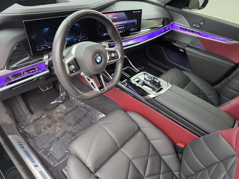 Certified 2025 BMW 740i RWD image 10