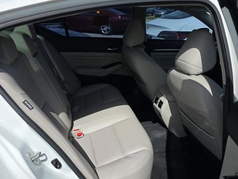 Used 2021 Nissan Altima 2.5 SL FWD image 14