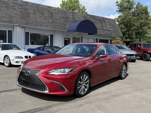 Used 2019 Lexus ES 350 w/ Premium Package FWD image 2