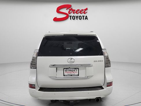 Used 2018 Lexus GX 460 image 3
