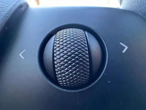 Used 2024 Tesla Model Y Performance AWD/4WD image 46