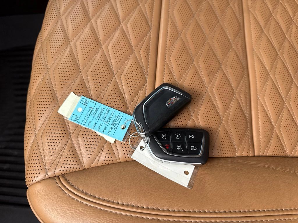 Used 2022 Cadillac Escalade Premium Luxury RWD image 44