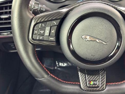 Used 2020 Jaguar F-TYPE R image 22