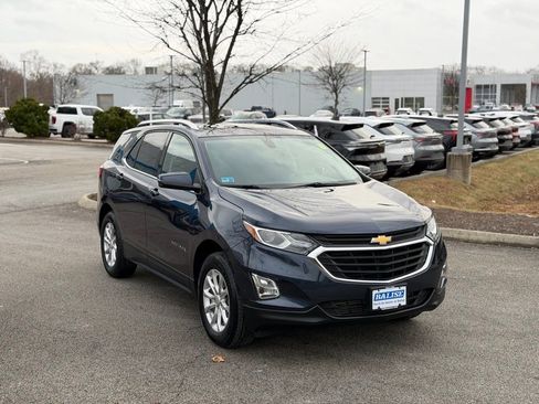 Used 2019 Chevrolet Equinox LT w/ Sun & Navigation Package image 3