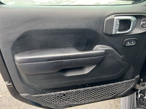 Used 2021 Jeep Gladiator Sport image 23