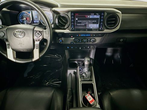 Used 2022 Toyota Tacoma Limited RWD image 27