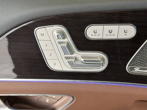 Used 2025 Mercedes-Benz GLS 450 4MATIC image 15