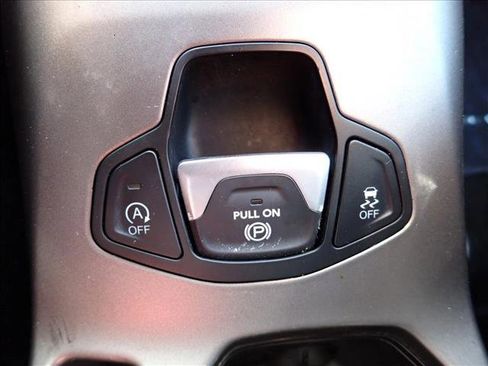 Used 2020 Jeep Renegade Altitude AWD/4WD image 18