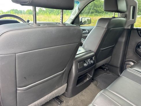 Used 2017 GMC Yukon SLT AWD/4WD image 15