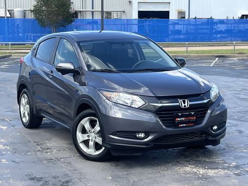 Used 2017 Honda HR-V EX image 3