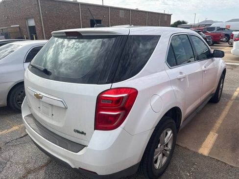 Used 2017 Chevrolet Equinox LS FWD image 4