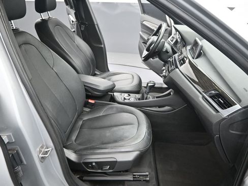 Used 2017 BMW X1 xDrive28i image 22