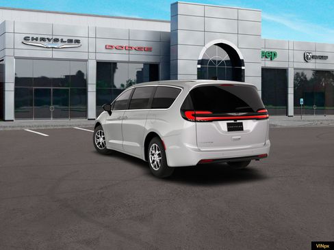 New 2026 Chrysler Pacifica Select image 5