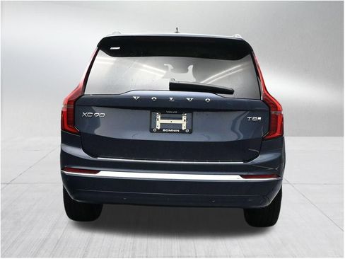 New 2026 Volvo XC90 T8 Ultra w/ Protection Package Premier AWD/4WD image 4