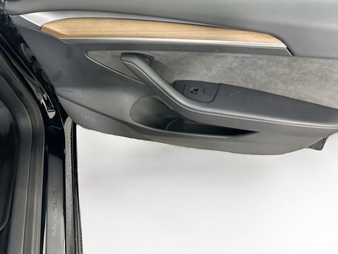 Used 2023 Tesla Model 3 Standard Range image 30