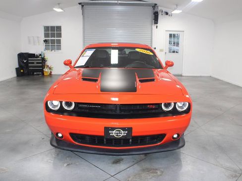 Used 2016 Dodge Challenger R/T Scat Pack w/ Leather Interior Group image 3
